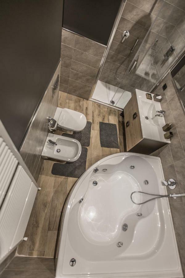 Suite 11 Near Duomo Милано Екстериор снимка